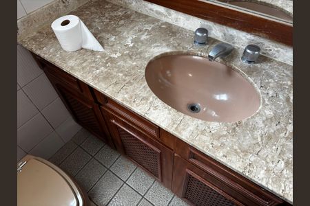 Apartamento para alugar com 260m², 3 quartos e 2 vagasBanheiro da Suíte