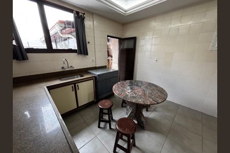 Apartamento para alugar com 260m², 3 quartos e 2 vagasCozinha