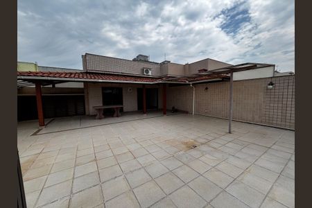 Apartamento para alugar com 260m², 3 quartos e 2 vagasTerraço