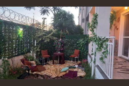 Apartamento à venda com 140m², 2 quartos e 1 vaga Apartamento à venda com 140m², 2 quartos e 1 vagaJardim Privado