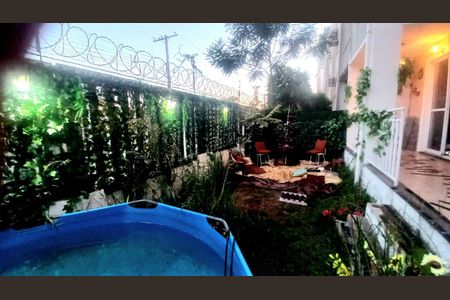 Apartamento à venda com 140m², 2 quartos e 1 vaga Apartamento à venda com 140m², 2 quartos e 1 vagaJardim Privado