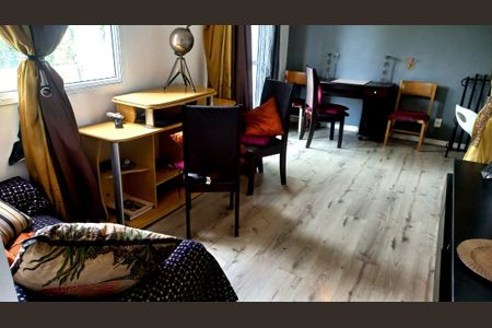 Apartamento à venda com 140m², 2 quartos e 1 vaga Apartamento à venda com 140m², 2 quartos e 1 vagaSala
