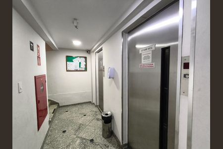 Apartamento à venda com 85m², 3 quartos e sem vagaÁrea comum