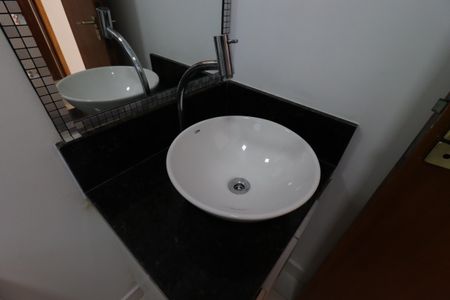 Apartamento à venda com 55m², 2 quartos e 1 vagaBanheiro da Suíte - Pia