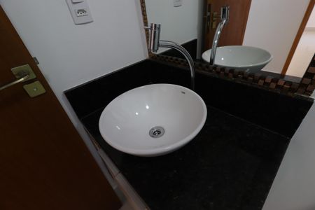 Apartamento à venda com 55m², 2 quartos e 1 vagaBanheiro Social - Pia