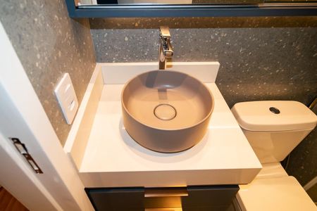 Apartamento à venda com 103m², 2 quartos e sem vaga Apartamento à venda com 103m², 2 quartos e sem vagaBanheiro da Suíte