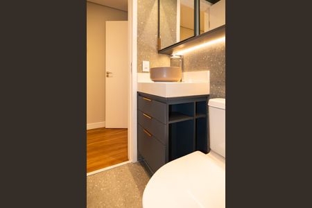 Apartamento à venda com 103m², 2 quartos e sem vaga Apartamento à venda com 103m², 2 quartos e sem vagaBanheiro da Suíte