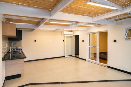 Apartamento à venda com 103m², 2 quartos e sem vaga Apartamento à venda com 103m², 2 quartos e sem vagaVaranda / Churrasqueira