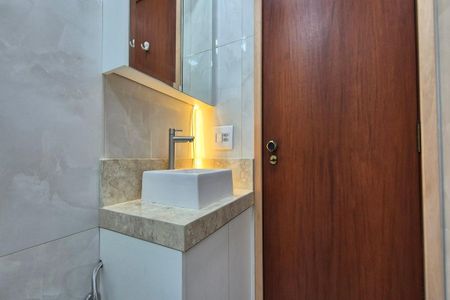 Apartamento à venda com 60m², 2 quartos e 1 vagaBanheiro Social