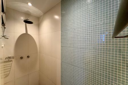 Apartamento à venda com 80m², 2 quartos e sem vaga Apartamento à venda com 80m², 2 quartos e sem vagaBanheiro social