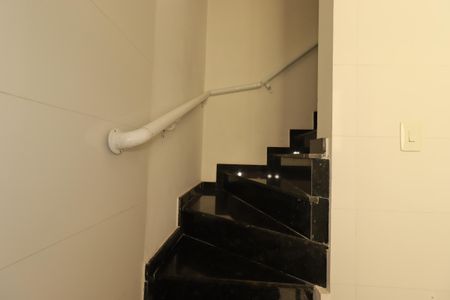 Apartamento para alugar com 82m², 2 quartos e 1 vagaEscada