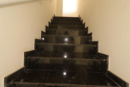 Apartamento para alugar com 82m², 2 quartos e 1 vagaEscada