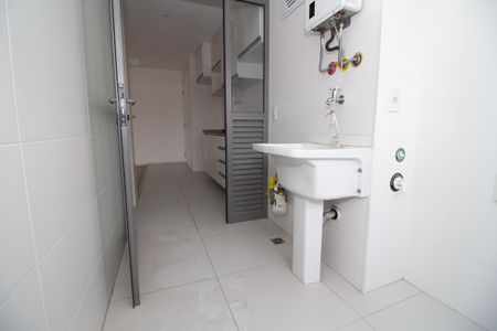 Apartamento à venda com 107m², 2 quartos e 2 vagasLavanderia