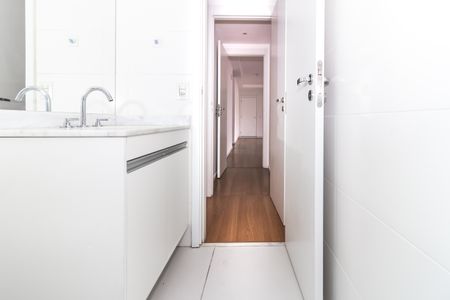Apartamento à venda com 107m², 2 quartos e 2 vagasBanheiro da Suíte 2
