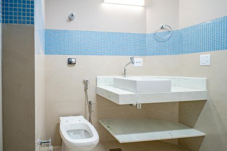 Apartamento para alugar com 64m², 2 quartos e sem vaga Apartamento para alugar com 64m², 2 quartos e sem vagaBanheiro