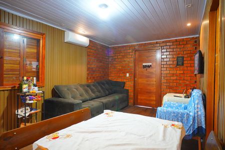 Sala  de casa para alugar com 3 quartos, 80m² em Jardim Leopoldina, Porto Alegre