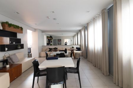 Apartamento para alugar com 36m², 1 quarto e sem vaga Apartamento para alugar com 36m², 1 quarto e sem vagaÁrea comum - Salão de Festas