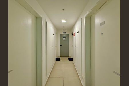 Apartamento para alugar com 38m², 1 quarto e 1 vaga Apartamento para alugar com 38m², 1 quarto e 1 vagaHall Apartamento