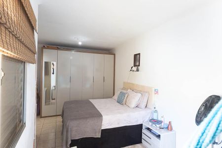 Casa à venda com 193m², 3 quartos e 2 vagasSuíte