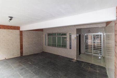 Garagem de casa para alugar com 4 quartos, 250m² em Vila Ivone, São Paulo