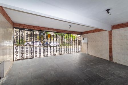 Garagem de casa para alugar com 4 quartos, 250m² em Vila Ivone, São Paulo