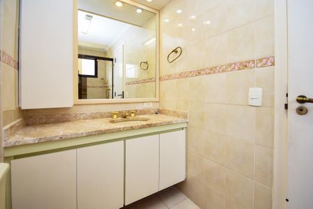 Apartamento para alugar com 105m², 3 quartos e 2 vagas Apartamento para alugar com 105m², 3 quartos e 2 vagasBanheiro da Suíte