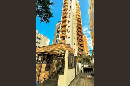 Apartamento para alugar com 105m², 3 quartos e 2 vagas Apartamento para alugar com 105m², 3 quartos e 2 vagasFachada