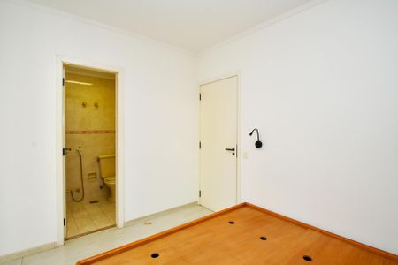 Apartamento para alugar com 105m², 3 quartos e 2 vagas Apartamento para alugar com 105m², 3 quartos e 2 vagasSuíte