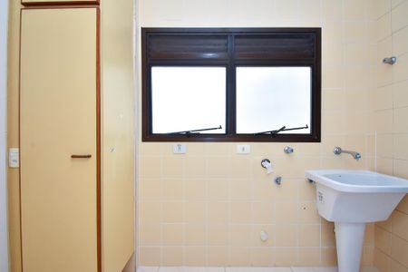 Apartamento para alugar com 105m², 3 quartos e 2 vagas Apartamento para alugar com 105m², 3 quartos e 2 vagasLavanderia