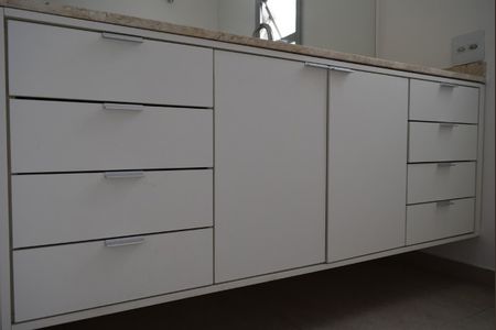 Apartamento para alugar com 186m², 4 quartos e 2 vagasBanheiro Social