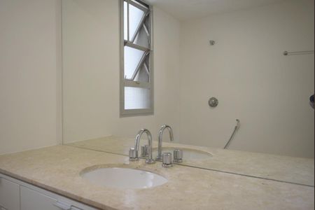 Apartamento para alugar com 186m², 4 quartos e 2 vagasBanheiro da Suíte 2