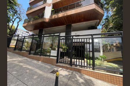Apartamento à venda com 81m², 3 quartos e 2 vagas Apartamento à venda com 81m², 3 quartos e 2 vagasFachada