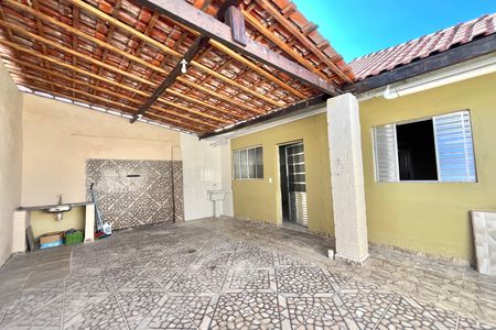 Casa para alugar com 102m², 2 quartos e 1 vagaQuintal Casa 1