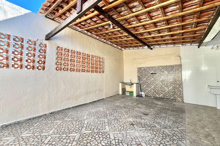Casa para alugar com 102m², 2 quartos e 1 vagaQuintal Casa 1