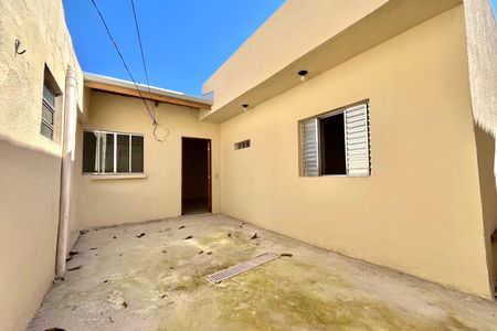 Casa para alugar com 102m², 2 quartos e 1 vagaQuintal Casa 2