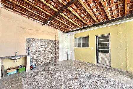 Casa para alugar com 102m², 2 quartos e 1 vagaQuintal Casa 1