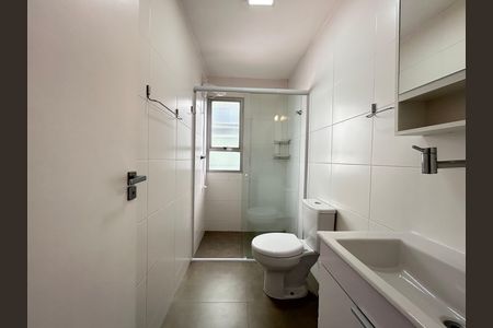 Banheiro  de apartamento para alugar com 1 quarto, 52m² em Pantanal, Florianópolis