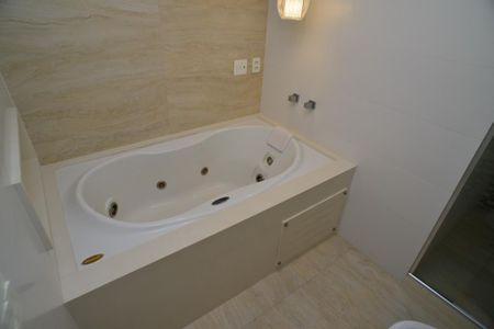 Apartamento para alugar com 250m², 4 quartos e 4 vagasBanheiro Suíte Principal