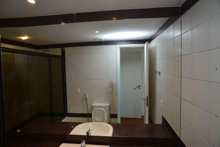 Apartamento para alugar com 250m², 4 quartos e 4 vagasBanheiro Suíte 1