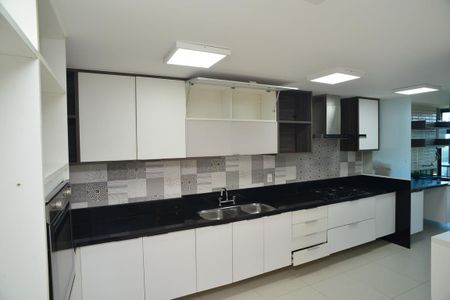 Apartamento para alugar com 250m², 4 quartos e 4 vagasCozinha
