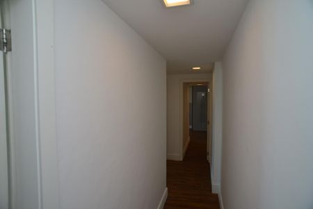 Apartamento para alugar com 250m², 4 quartos e 4 vagasCorredor