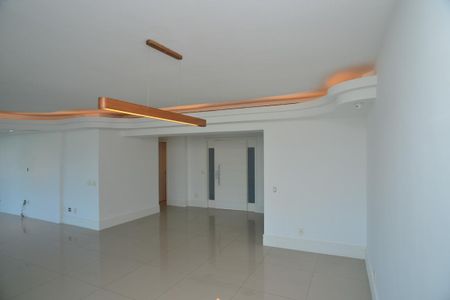 Apartamento para alugar com 250m², 4 quartos e 4 vagasSala