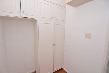 Apartamento à venda com 120m², 3 quartos e 1 vaga Apartamento à venda com 120m², 3 quartos e 1 vagaQuarto de Serviço