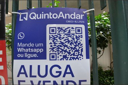 Apartamento à venda com 120m², 3 quartos e 1 vaga Apartamento à venda com 120m², 3 quartos e 1 vagaPlaca