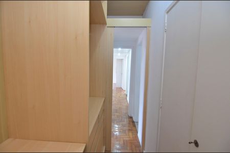 Apartamento à venda com 120m², 3 quartos e 1 vaga Apartamento à venda com 120m², 3 quartos e 1 vagaCloset da Suíte
