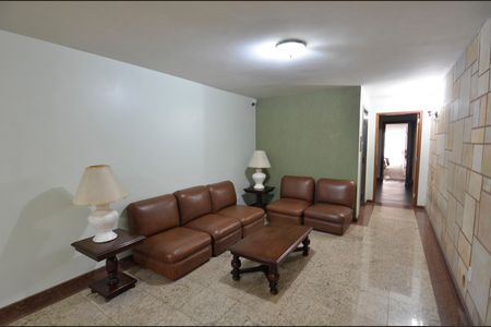 Apartamento à venda com 120m², 3 quartos e 1 vaga Apartamento à venda com 120m², 3 quartos e 1 vagaHall
