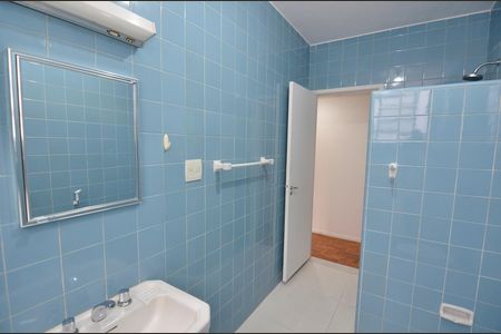 Apartamento à venda com 120m², 3 quartos e 1 vaga Apartamento à venda com 120m², 3 quartos e 1 vagaBanheiro Social