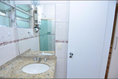 Apartamento à venda com 120m², 3 quartos e 1 vaga Apartamento à venda com 120m², 3 quartos e 1 vagaBanheiro da Suíte