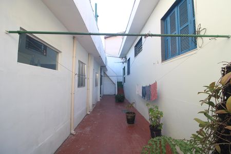 Casa para alugar com 140m², 2 quartos e 3 vagasFundos da casa