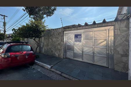 Casa à venda com 140m², 2 quartos e 3 vagasFachada